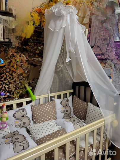 Бортики в детскую кроватку и балдахин