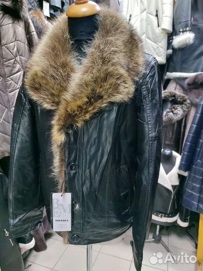 Мужская кожаная куртка с мехом волка