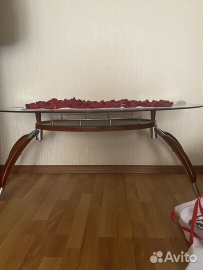 Стол стеклянный