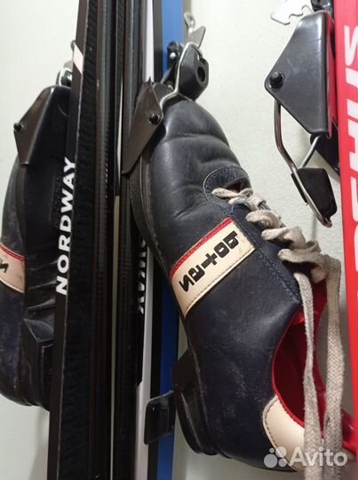 Коньки хоккейн.36р,кеды,ботинки лыж 30,32,38,39р