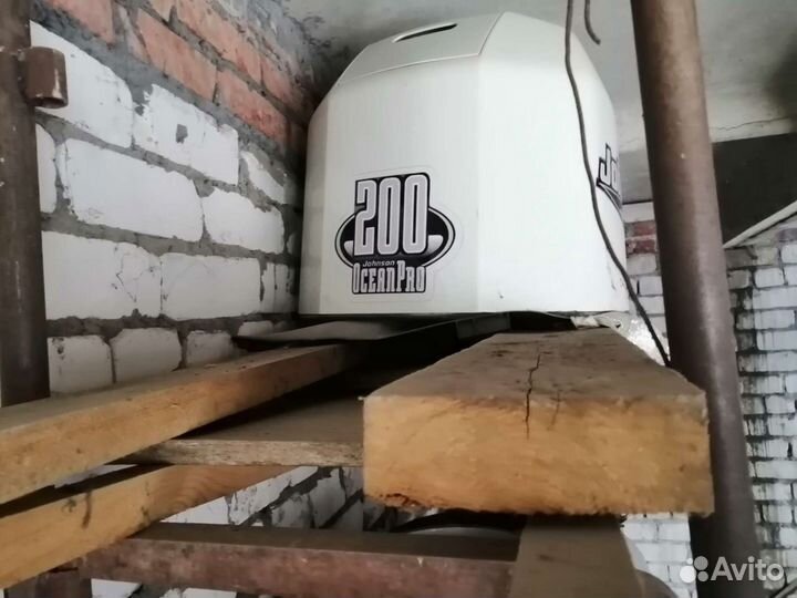 Продаю колпак на лодочный мотор джонсон 200