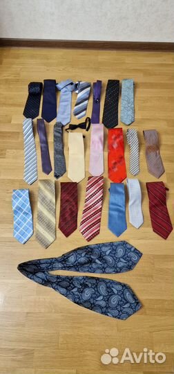 Набор галстуков подтяжки и 1 пластрон