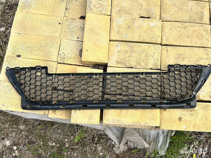 Решетка радиатора нижняя