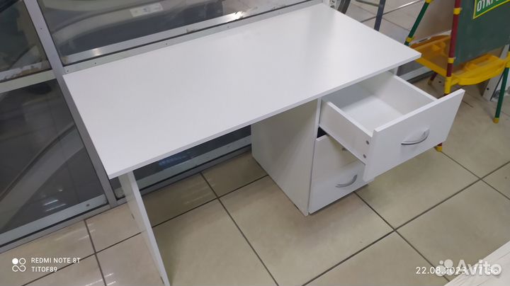 Стол письменный