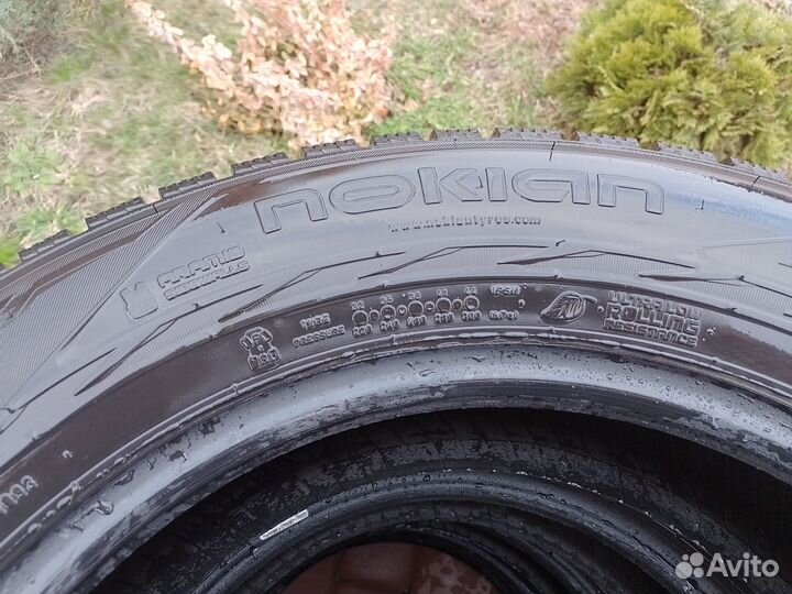 Nokian Tyres Hakkapeliitta R2 SUV 215/65 R17
