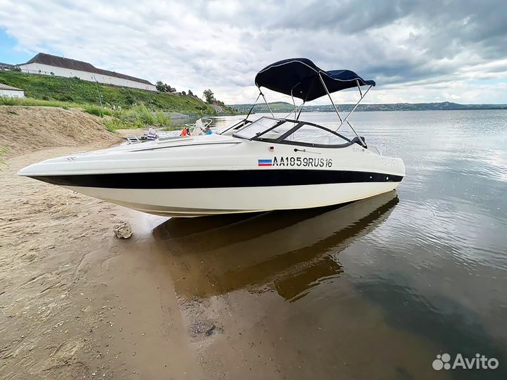 Аренда катера с капитаном для прогулок