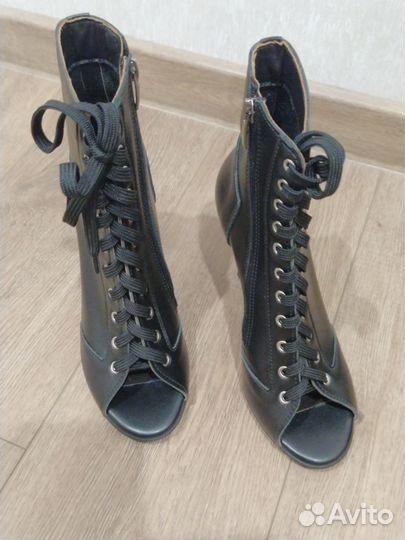 Туфли женские 38 размер новые кожа