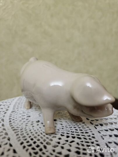 Обаятельный поросенок (Royal Dux)