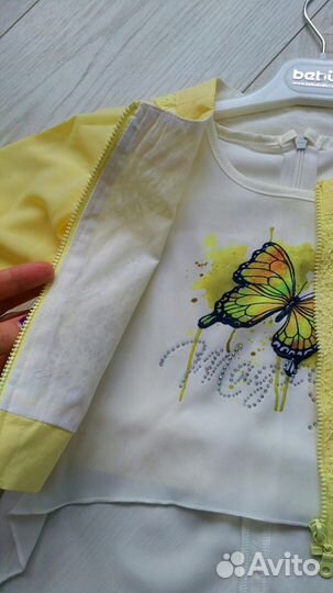 Комплект (жакет, блузка, капри) новый