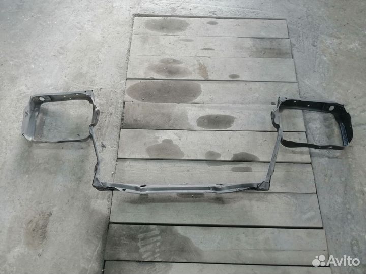 Рамка радиатора Mercedes w202