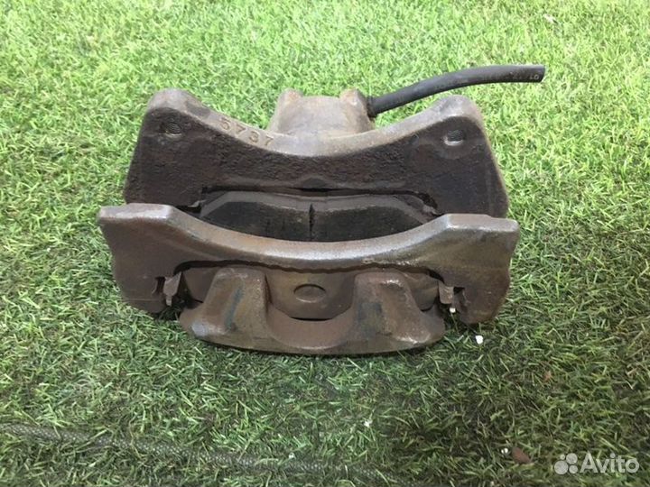 Суппорт передний правый Mitsubishi Asx 2013