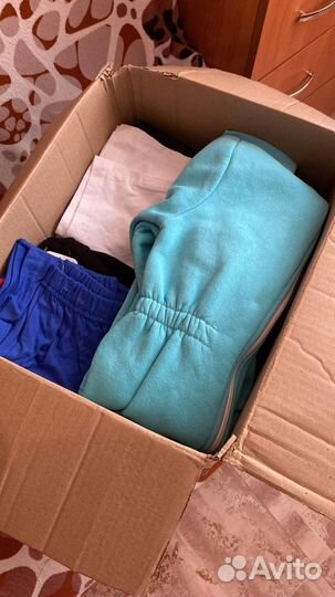 Продам вещи коробкой