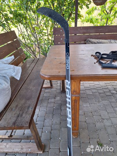 Клюшка хоккейная bauer правый хват