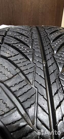 Goodyear UltraGrip 8 245/45 R19 102