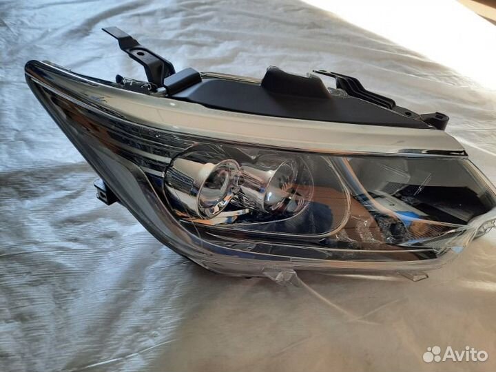 Фара двухлинзовая передняя правая Toyota Camry V55