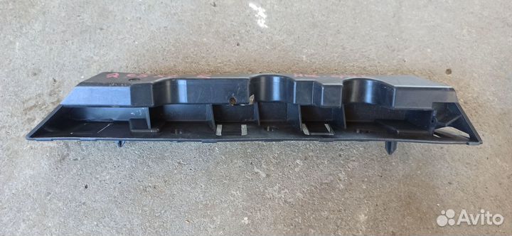 Крепление переднего бампера Правый Ситроен С5 Х7