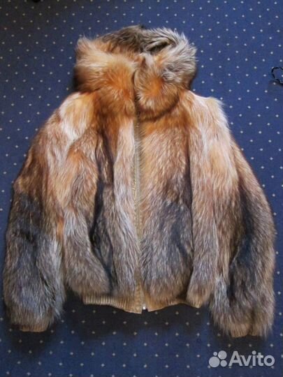 Полушубок-куртка из енота с капюшоном