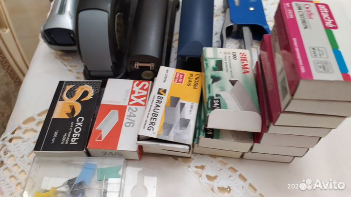 Степлеры и канцелярские товары(школа, офис)