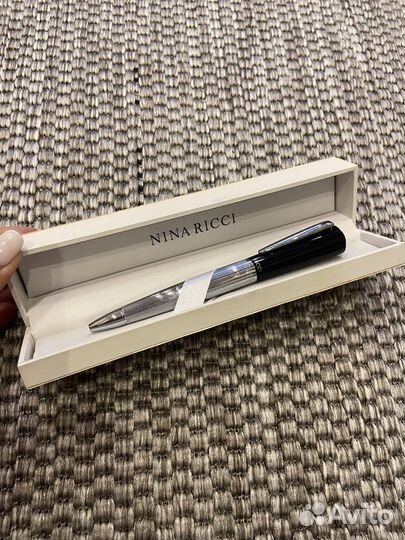 Ручка шариковая Nina Ricci