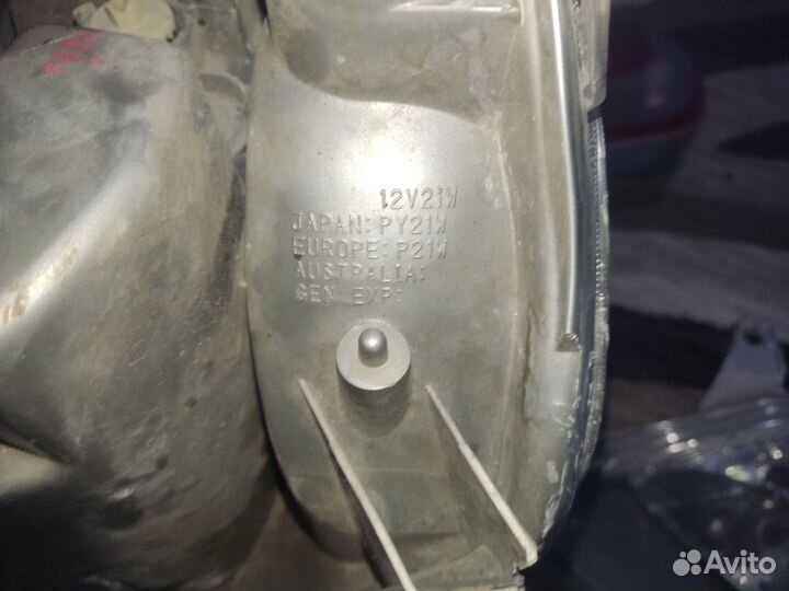 Фары на Toyota vitz