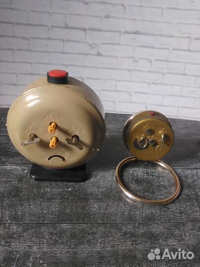 Часы будильник Слава и Янтарь СССР