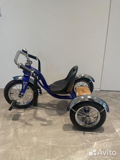 Велосипед Schwinn трехколесный