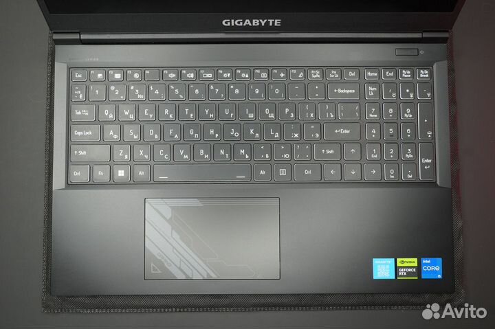 Gigabyte G5 MF RTX 4050 / i5-12500H 1TB 16GB 144Hz