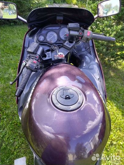 Продам мотоцикл Kawasaki zzr 1100-2