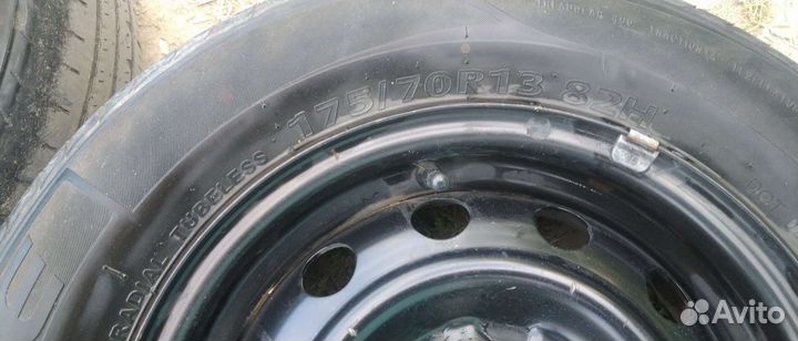 R13 Kumho Sense KR26 175/70, PCD 4x100 DIA 54