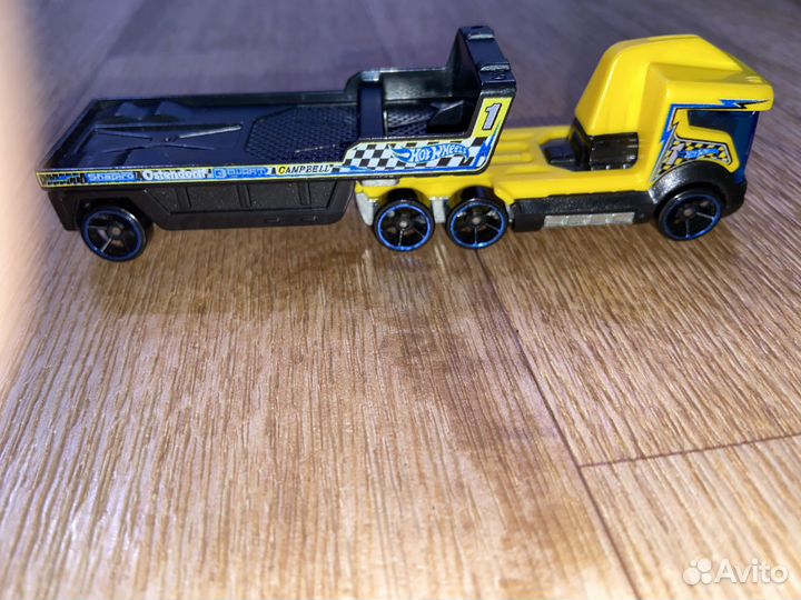 Hot wheels грузовик