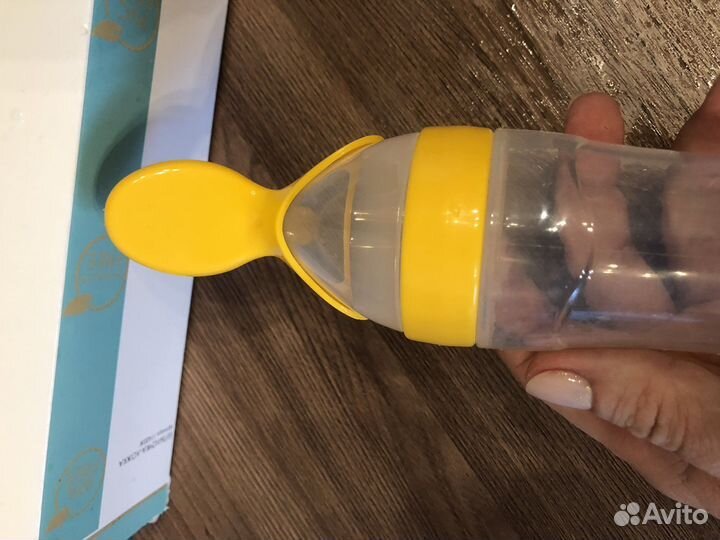 Бутылочка-ложечка для прикорма