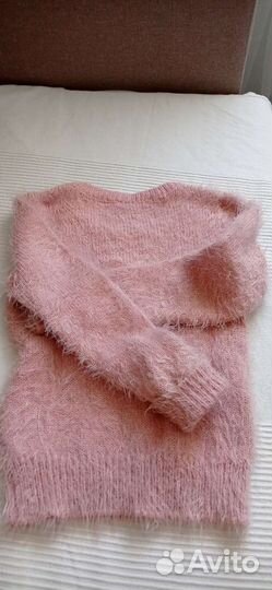 Свитерок и кофточки для девочки