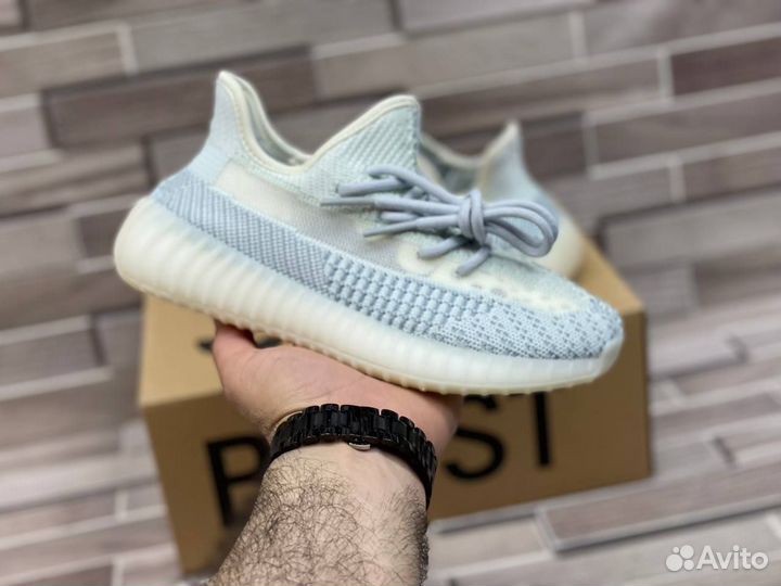 Кроссовки Adidas Yeezy Boost 350 v2 Cloud White