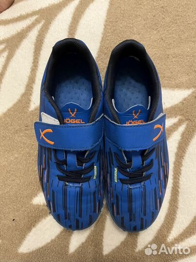 Детские футбольные бутсы