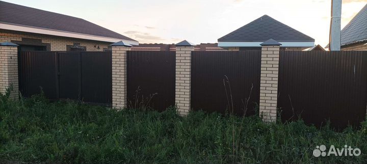 Строительство заборов из профнастила