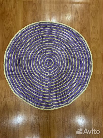 Вязанные яркие коврики крючком