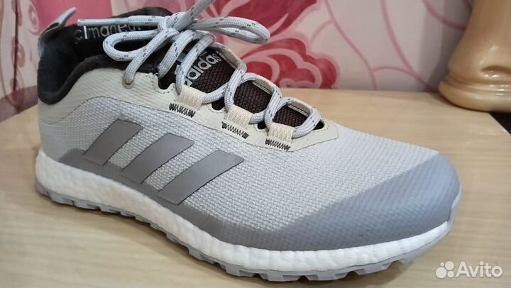 Продам новые женские кроссовки Adidas (оригинал)