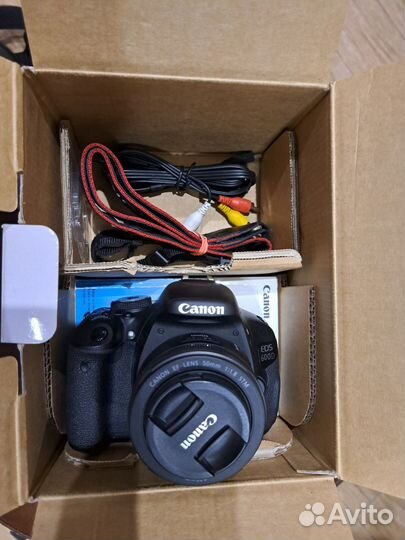 Зеркальный фотоаппарат canon 600d комплект
