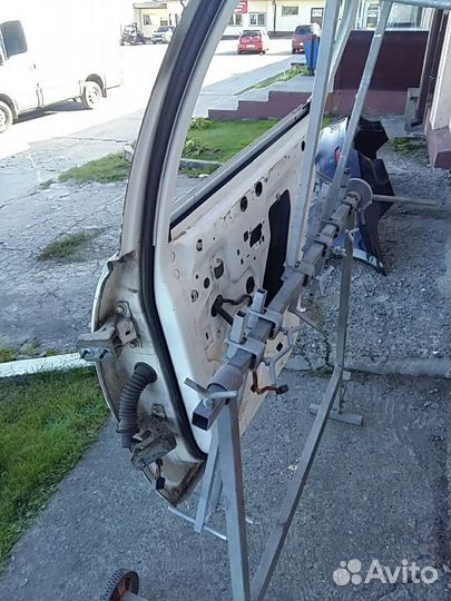 Дверь задняя правая Lincol town car