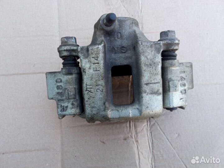 Суппорт задний левый Toyota Land Cruiser Prado