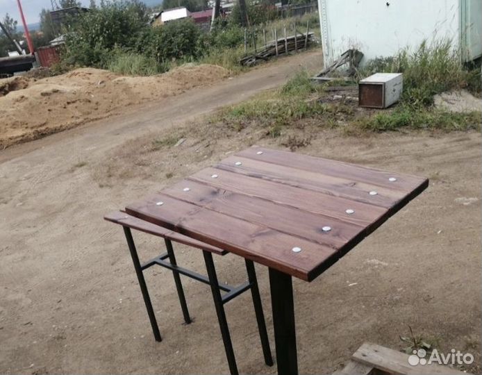 Скамейка со столиком
