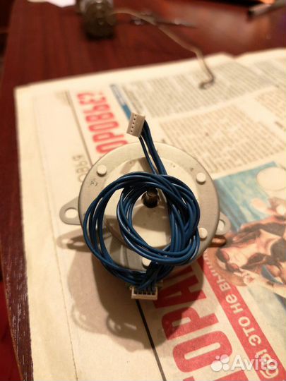 Шаговые двигатели