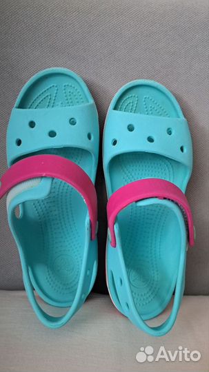 Сандалии crocs j2