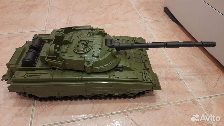 Танк игрушка нордрласт