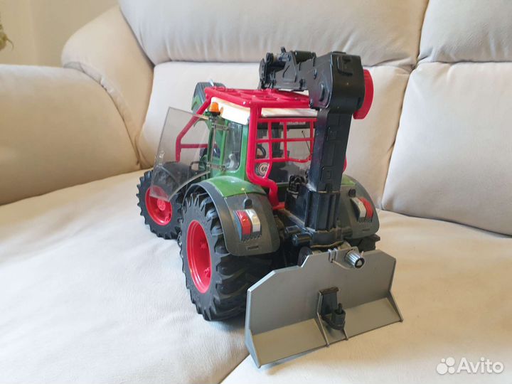 Трактор Bruder Fendt 936 Vario