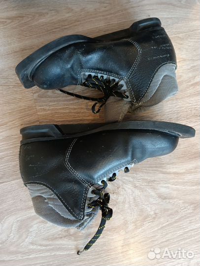 Лыжные ботинки размер 35