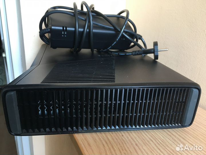 Xbox360 Slim (фрибут)