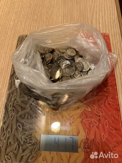 Монета. 1 копейка, около 300 штук. Все 2006 года