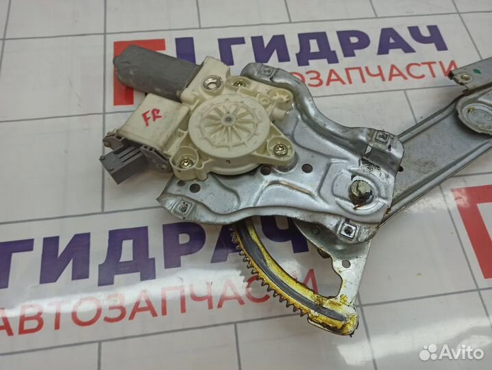 Стеклоподъемник электрический передний правый Toyota Avensis (T250) 69810-05050