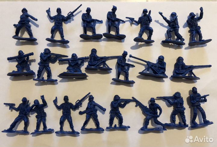 Модели солдатиков-маленькие и большие